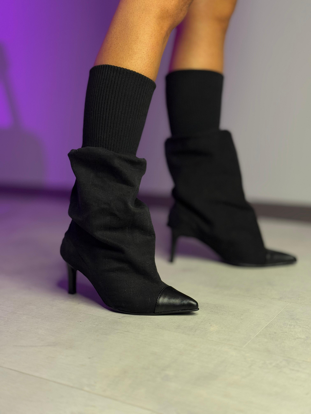 Siyah Sivri Burun Tasarım Çizme