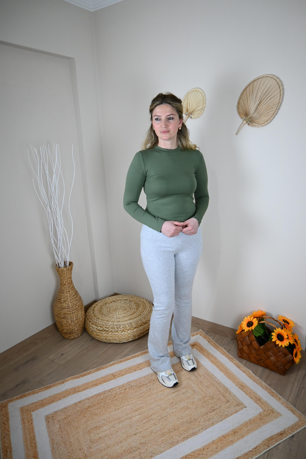 PARMAK GEÇMELİ HAKİ BLUZ