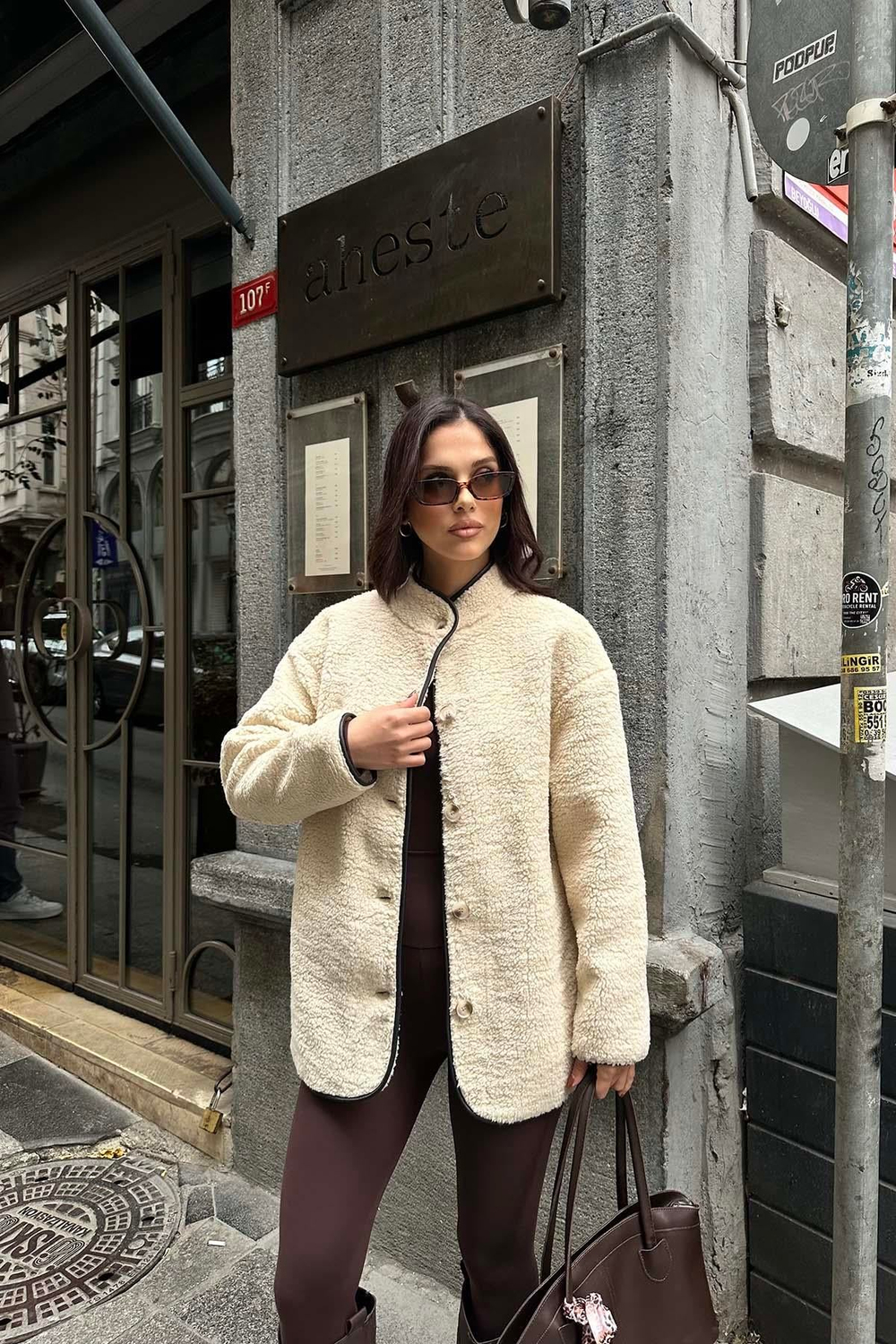 Bej Kadın Peluş Düğmeli Oversize Ceket – Yumuşak Dokulu MLB134 