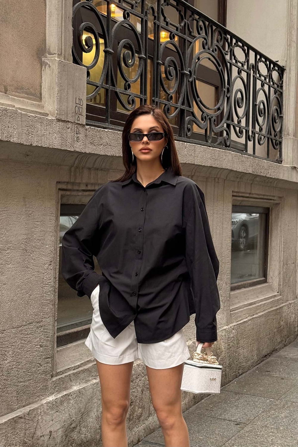 Kadın Siyah Oversize Modal Gömlek – Minimal Şıklık MLB178