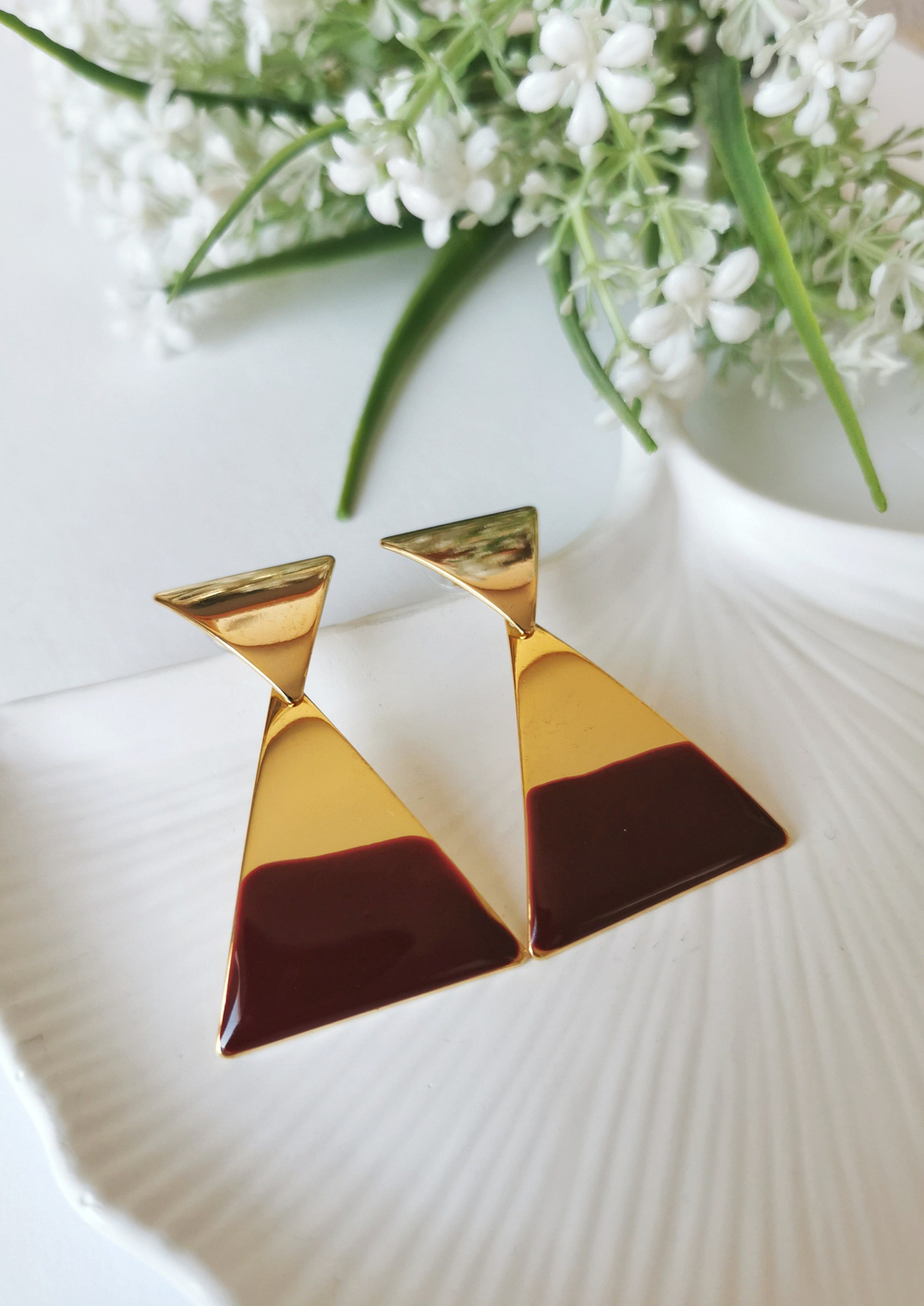 Bordo Prisma Mine Kaplama Geometrik Çelik Sallantılı Küpe 3x5 cm