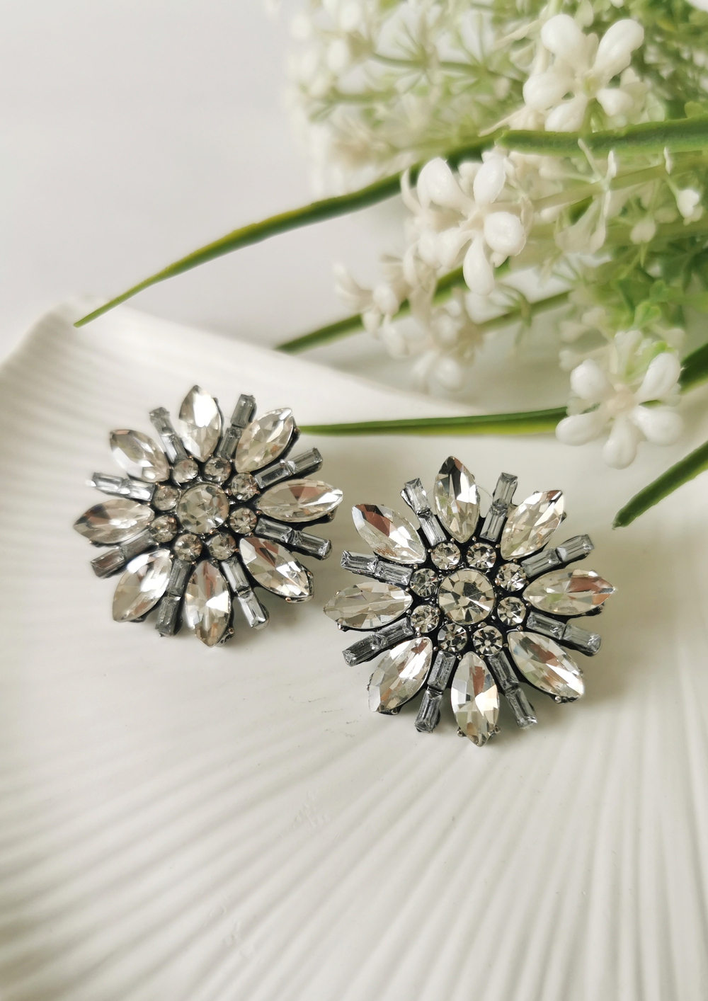 Crystal Bloom Taşlı Küpe