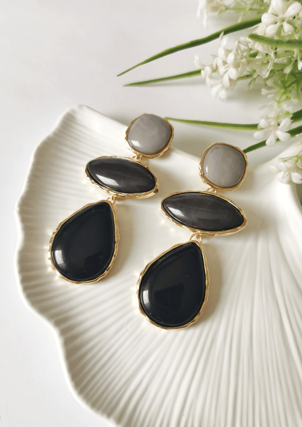 Fluid Stone Sallantılı Küpe Siyah Ton