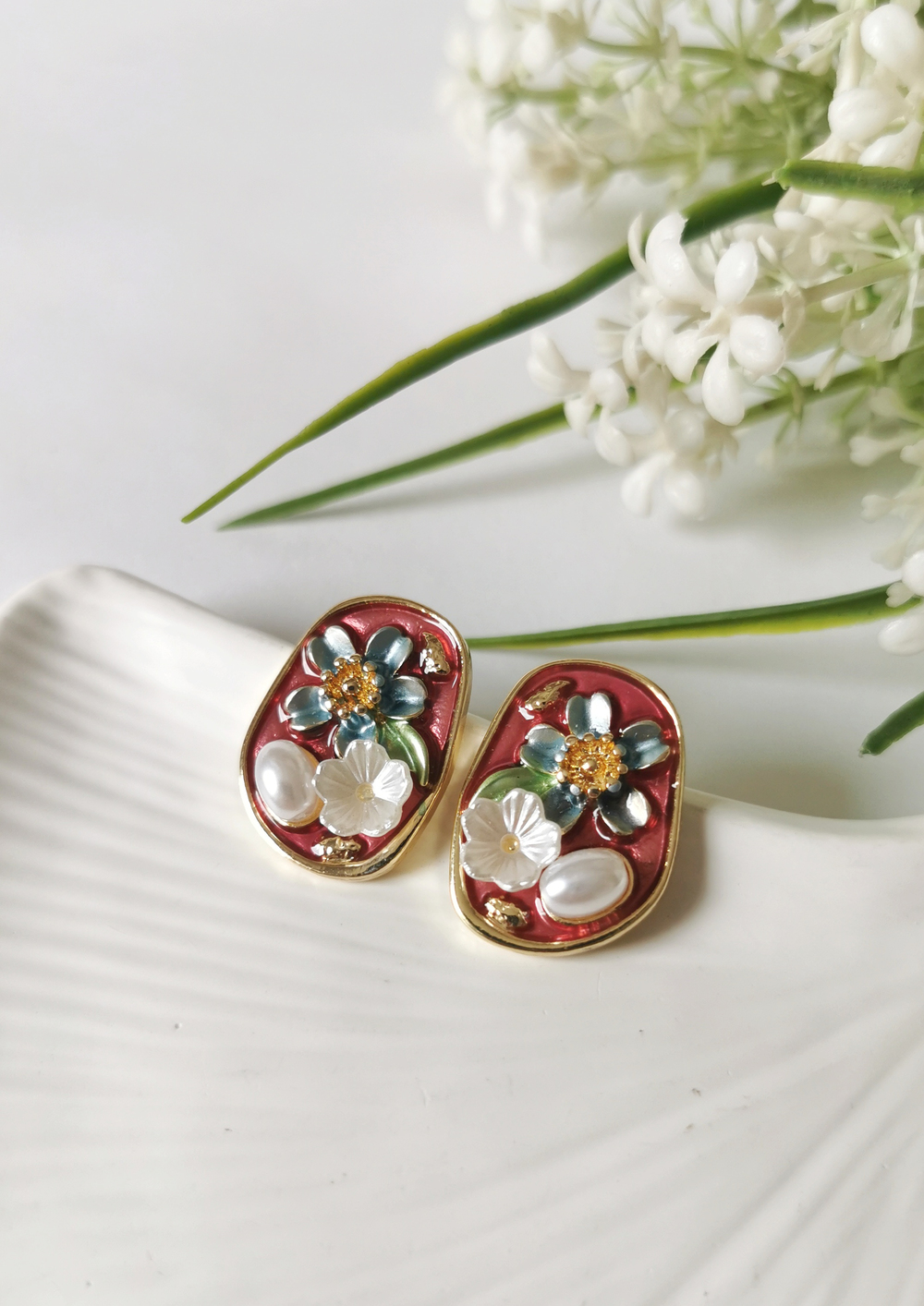 Gold Kaplama Papatya Figürlü İncili Bordo Vintage Küpe 