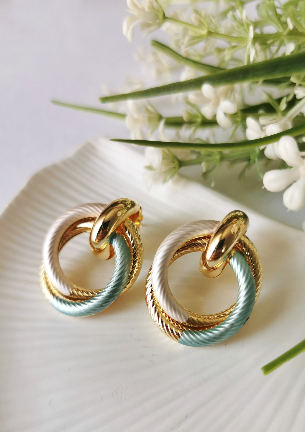 Helix Örgü Desenli Çelik Küpe 3x2,5 cm – Buz Turkuazı