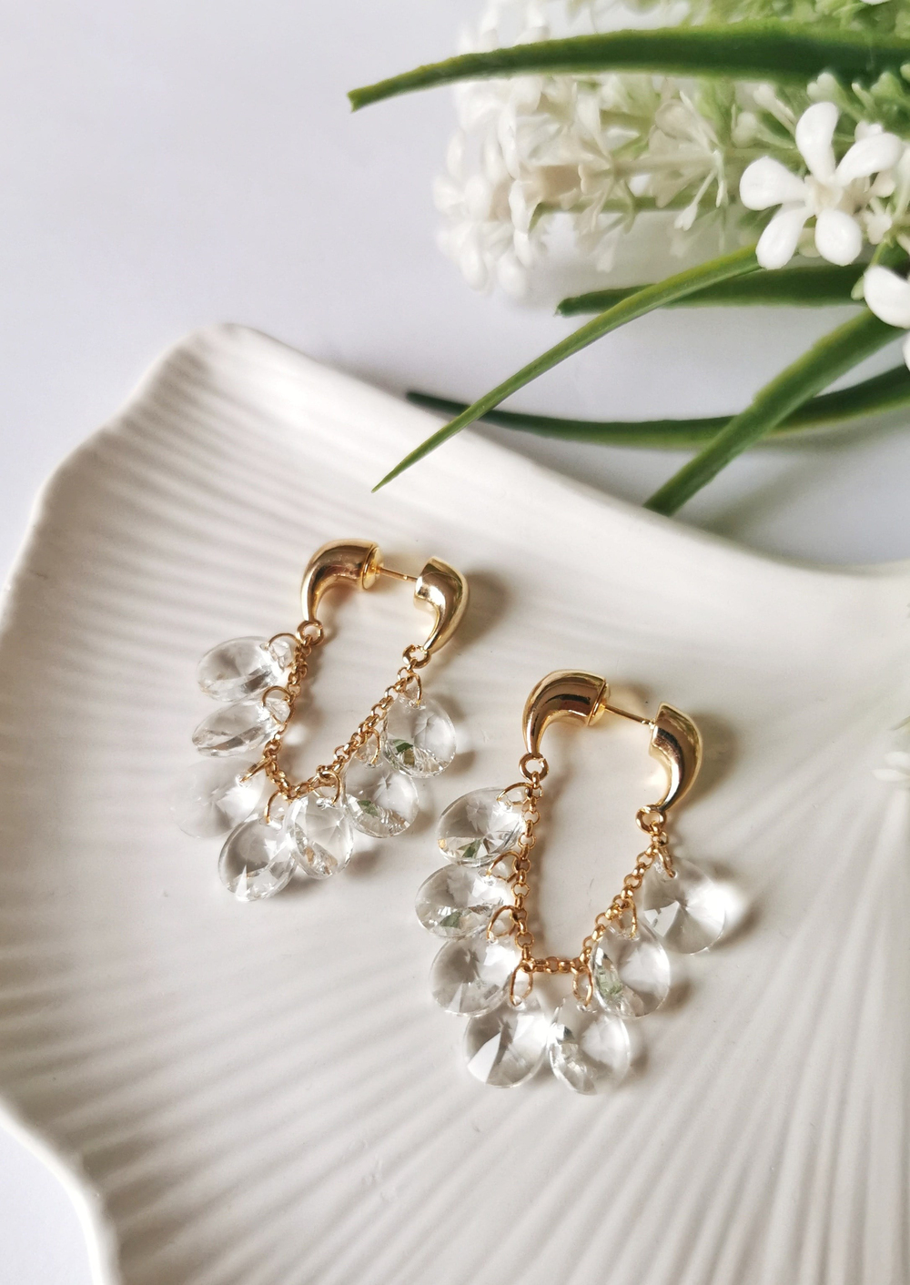 Kristal Taşlı Çelik Sallantılı Küpe 4 cm