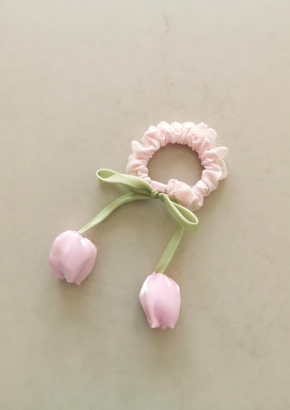 Lale Detaylı Pembe Kumaşlı Lastik Toka