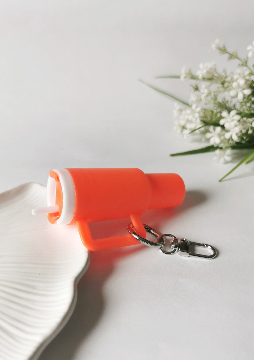 Mini Termos Figürlü Charm Anahtarlık Turuncu – Plastik Çanta Süsü Sevimli Aksesuar 4,5x9,5 cm