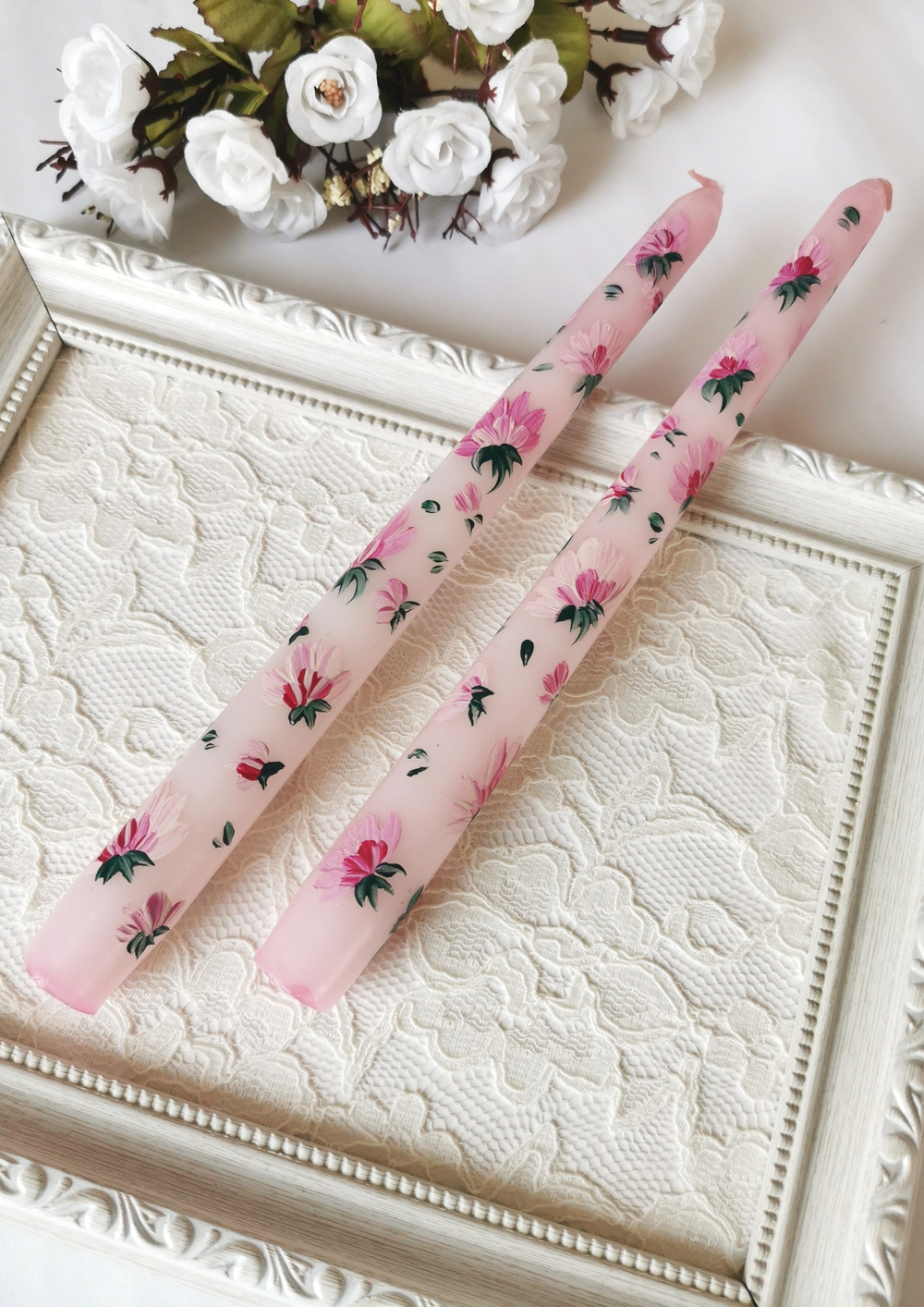 Pembe Çiçek Desenli El Boyaması Dekoratif İkili Mum – 25 cm