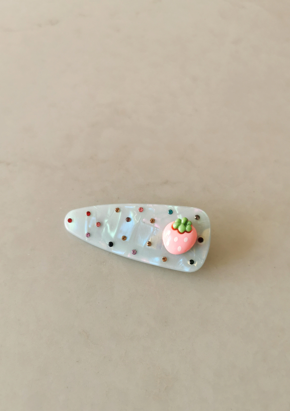 Pembe Çilek Figürlü Mavi Sedef Görünümlü Taşlı Pens Toka 7x2,5 cm