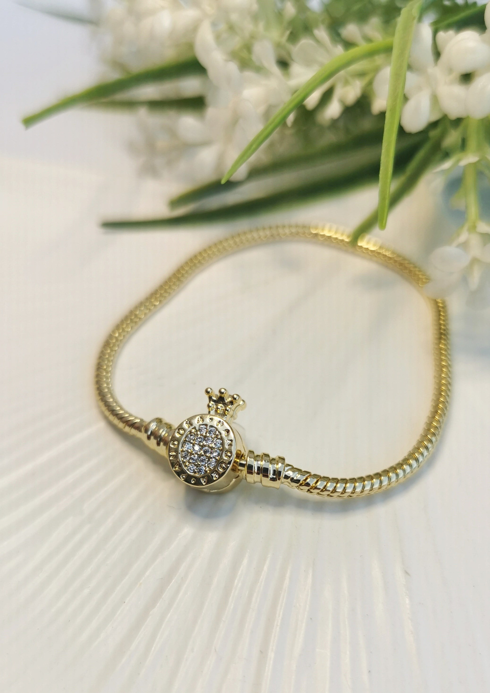 VIP 14K Taç Detaylı Gold Charm Bileklik