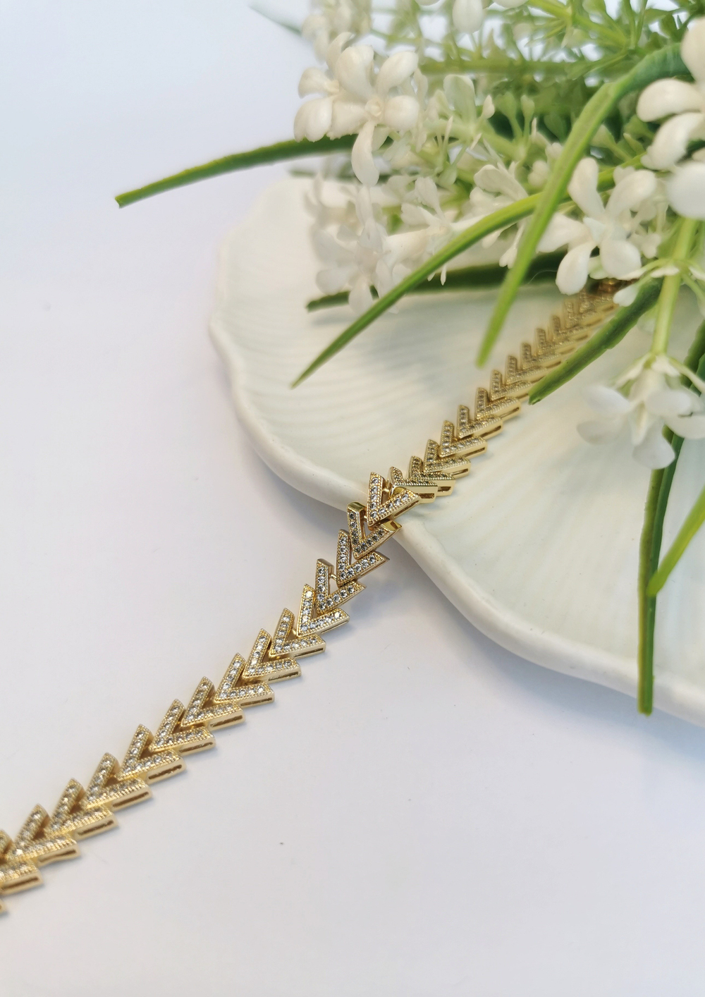 VIP Gold Chevron Luxe Zirkon Taşlı 14K Altın Kaplama Çelik Bileklik