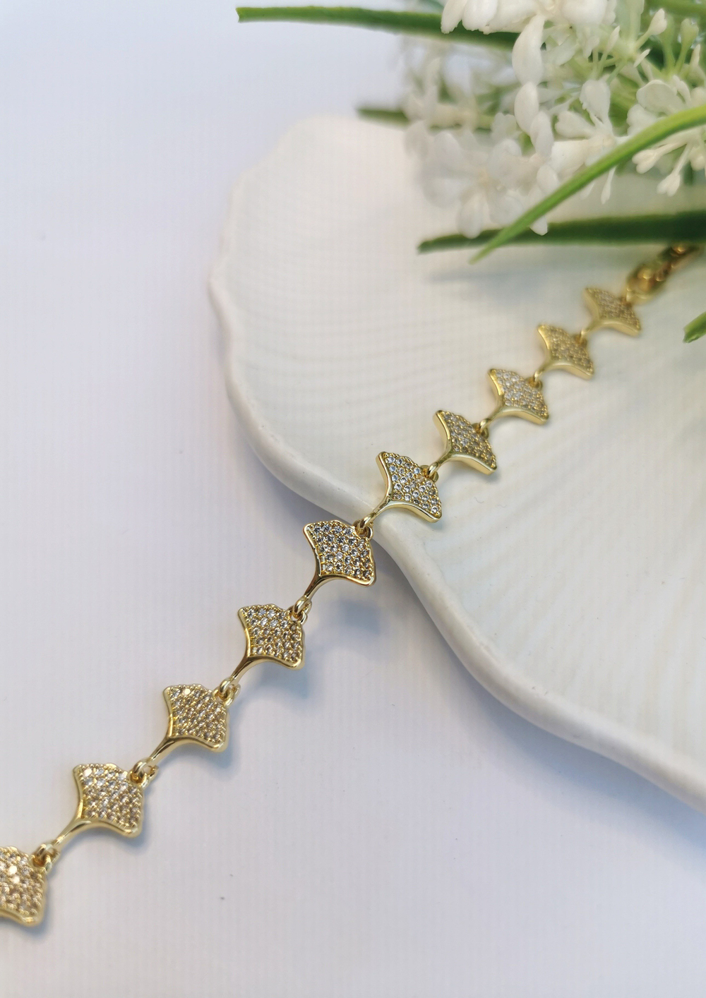 VIP Gold Yelpaze Desenli Zirkon Taşlı 14K Altın Kaplama Çelik Bileklik