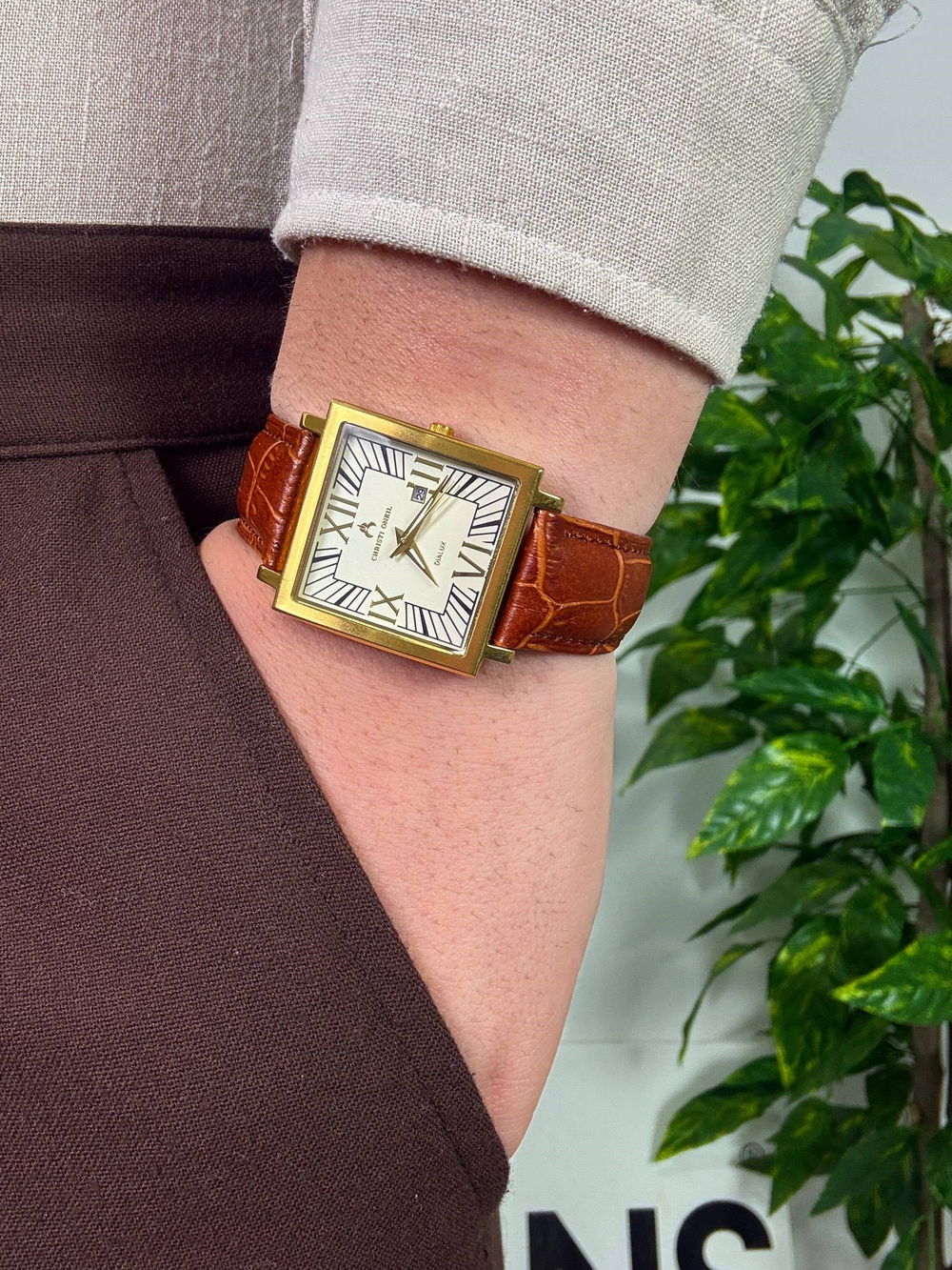 Arvelle Vintage The Retro Monarch