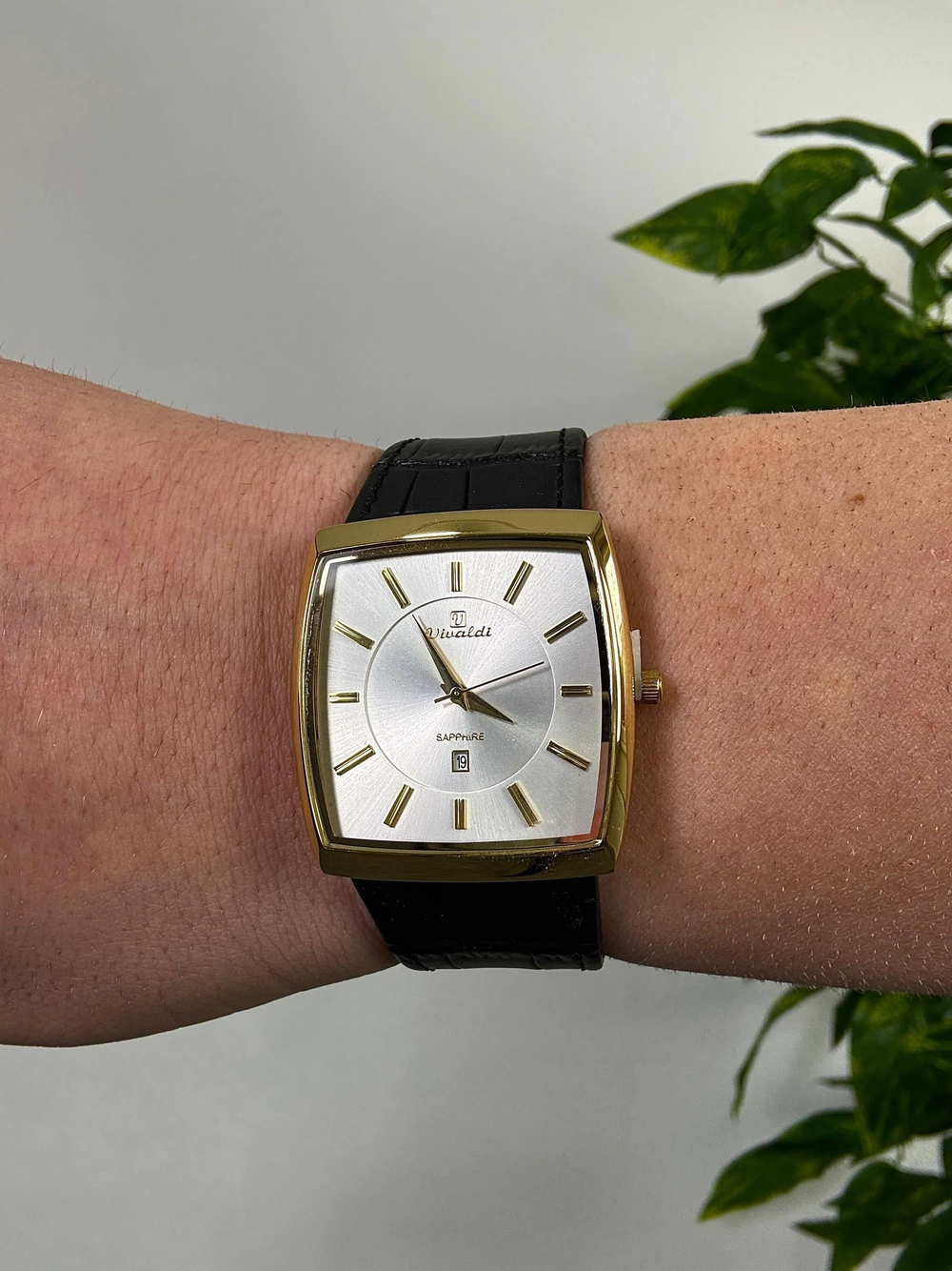 Aura White Leather Cord Vintage Wristhwatch VV