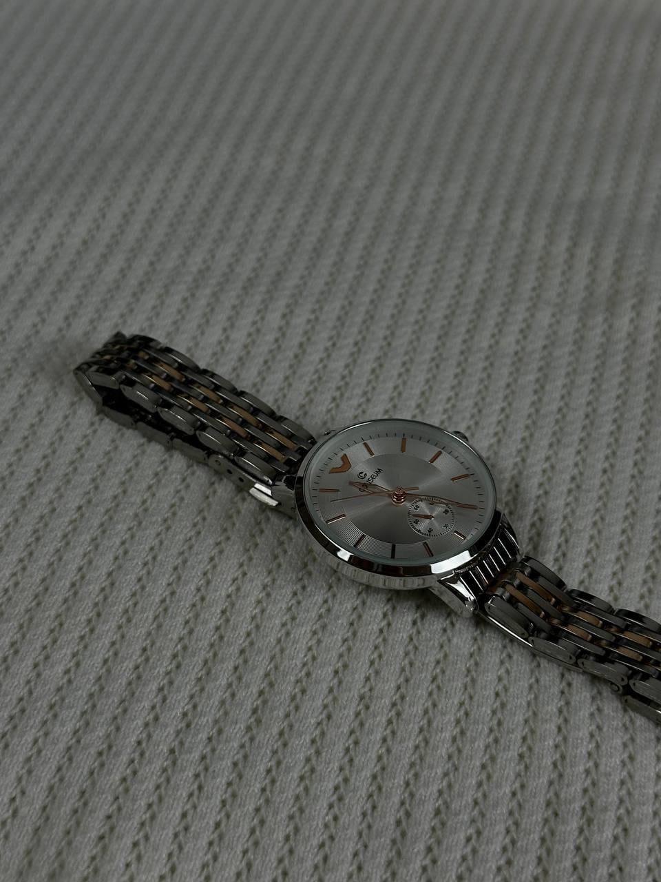 C.S Woman White Screen Vintage Wristhwatch