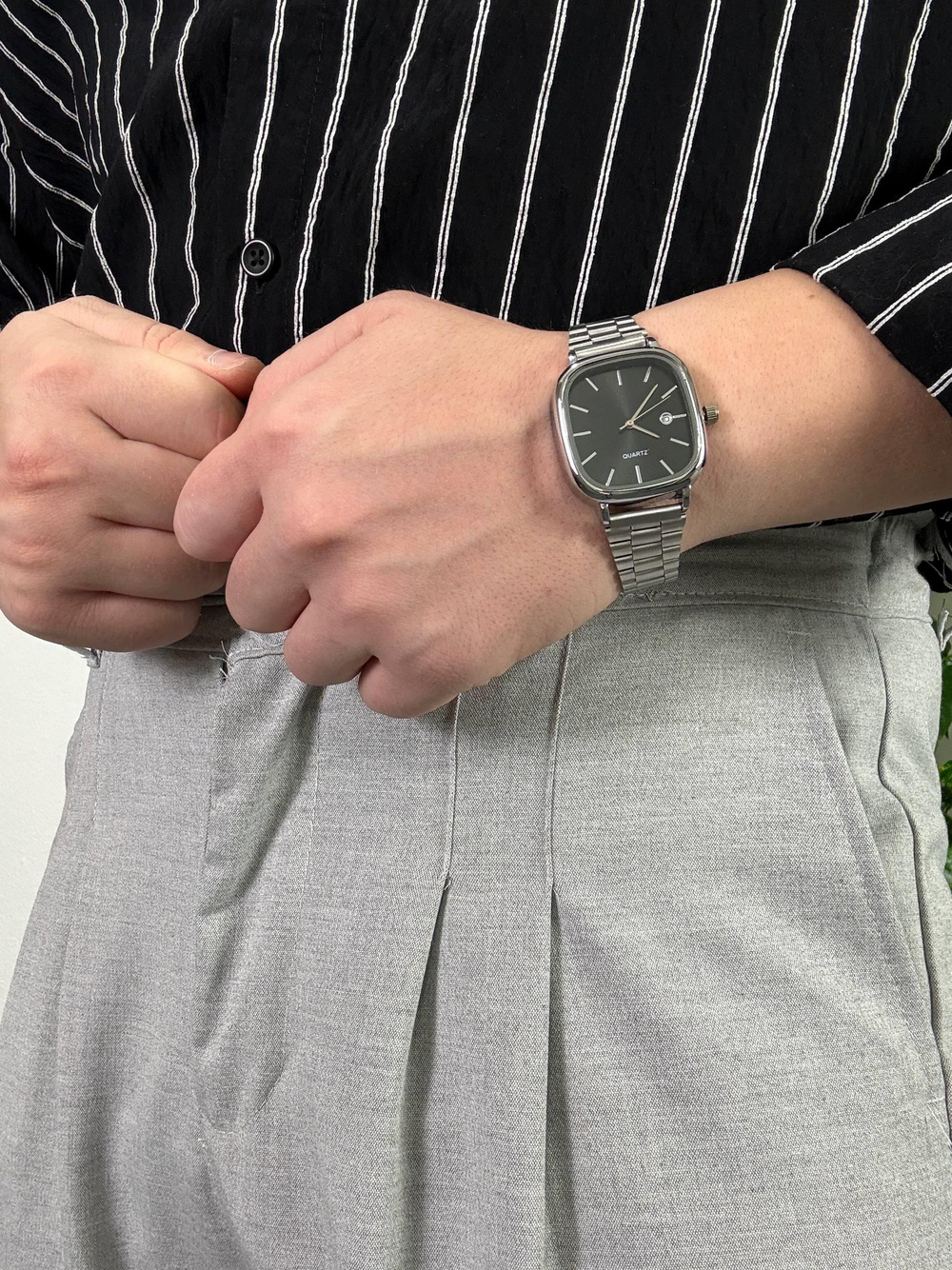 Elite Dark Vintage Wristhwatch VV