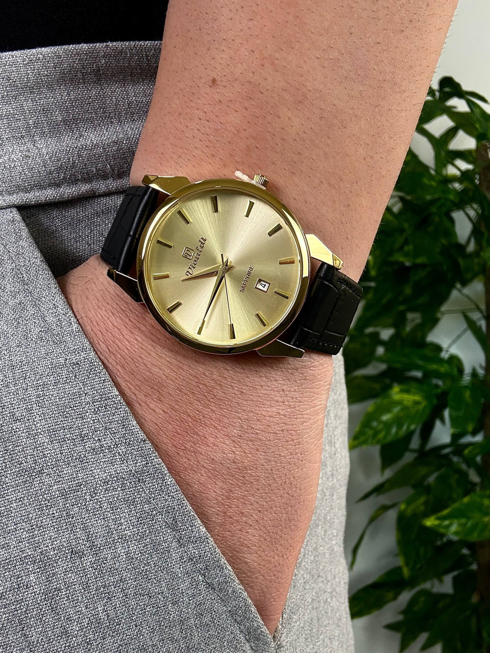 Revon Vintage Leather Cord Wisthwatch