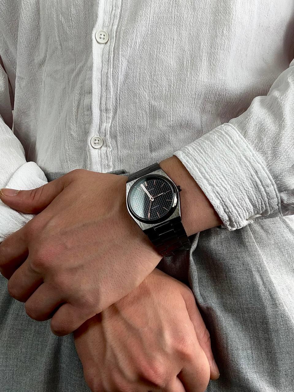 Rose Dial Black Vintage Wristwatch