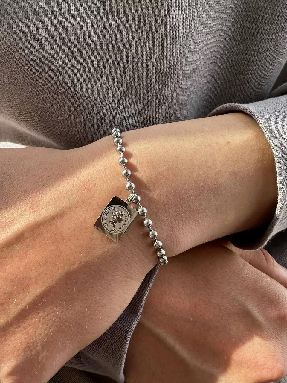 Silver Elizabeth Detail Bracelet