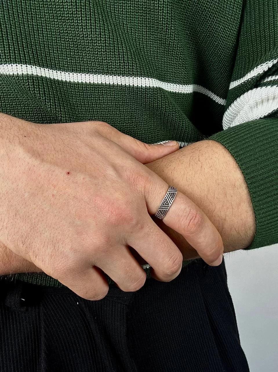 Triangle Pyramid Ring