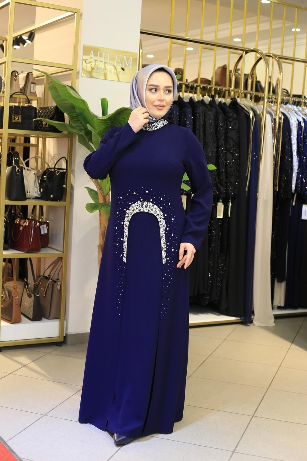 0007 KOD TAŞ DETAYLI KREP ELBİSE