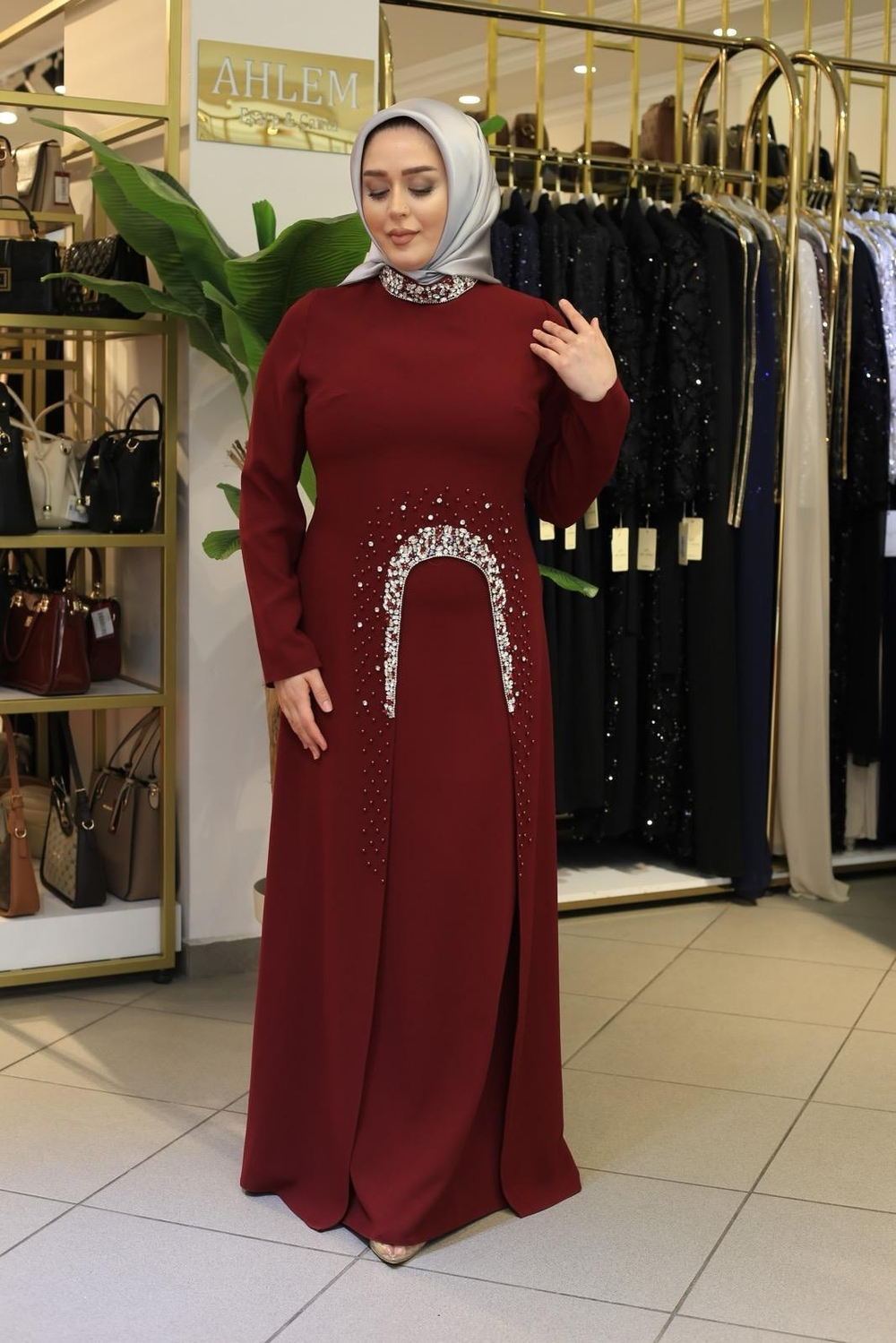 0007 KOD TAŞ DETAYLI KREP ELBİSE