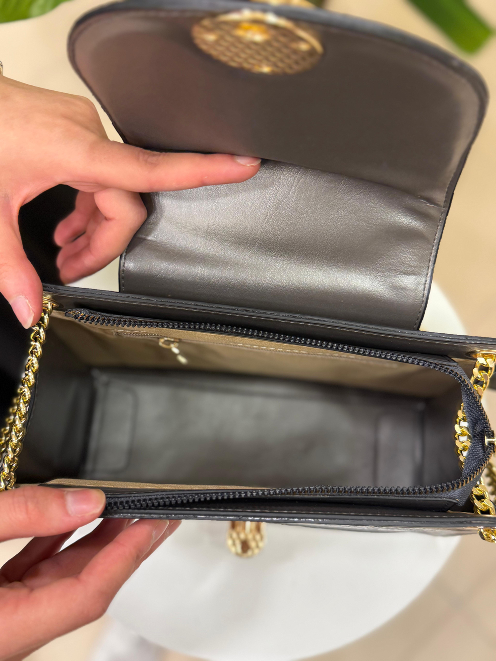 2060 CODE AHLEM FEMME SAC À MAIN EN CUIR DÉTAILLÉ