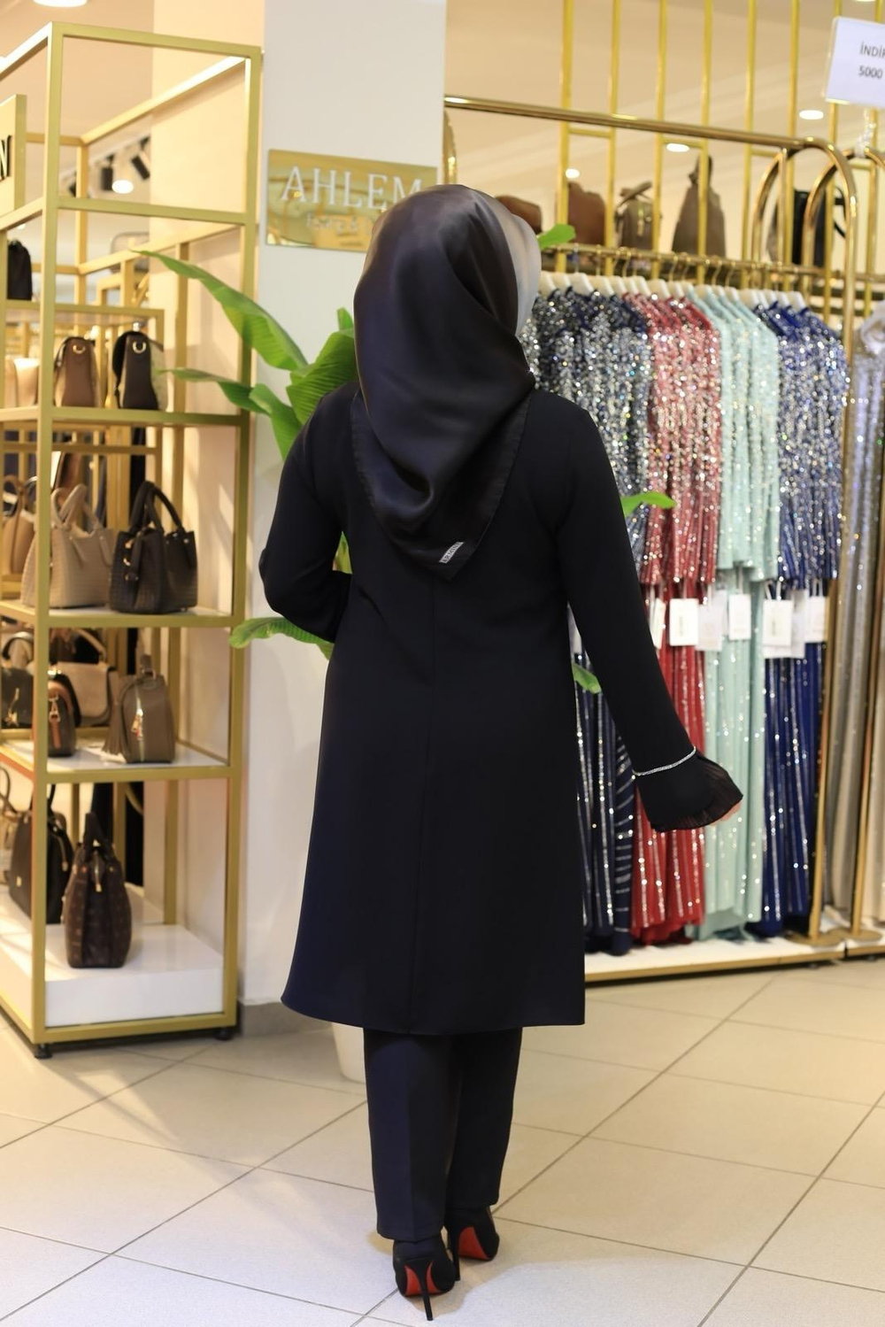 2111 CODE TAŞ DÉTAILLÉ TUNIQUE
