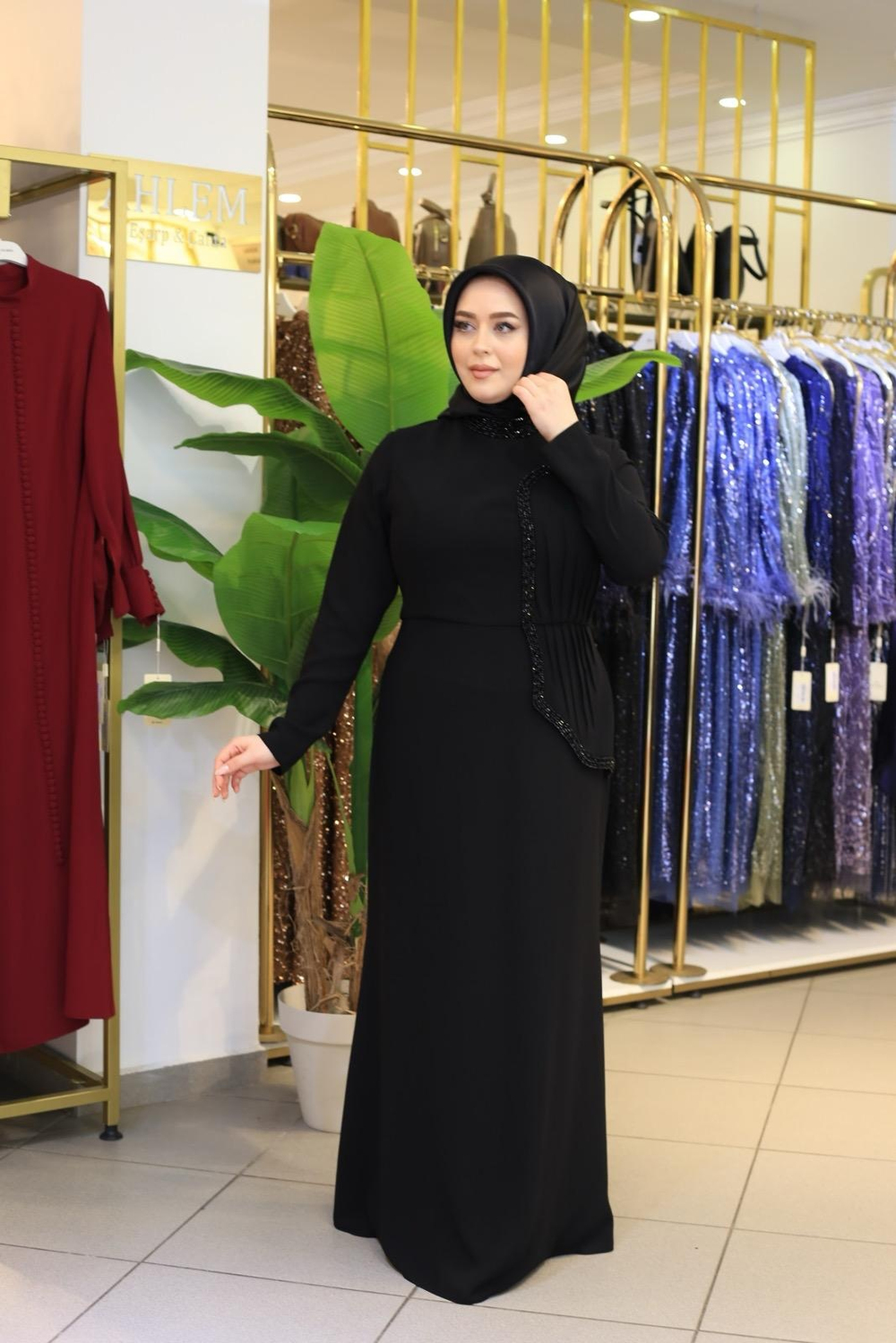 2130 CODE DRAPE DETAILLIERTE KLEID