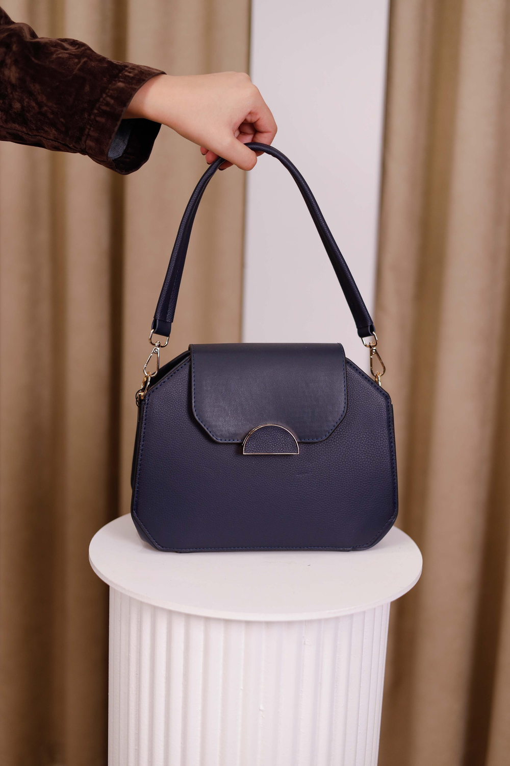 2525 CODE AHLEM FRAUEN LEDER DETAILLIERTE ARM TASCHE BITTER