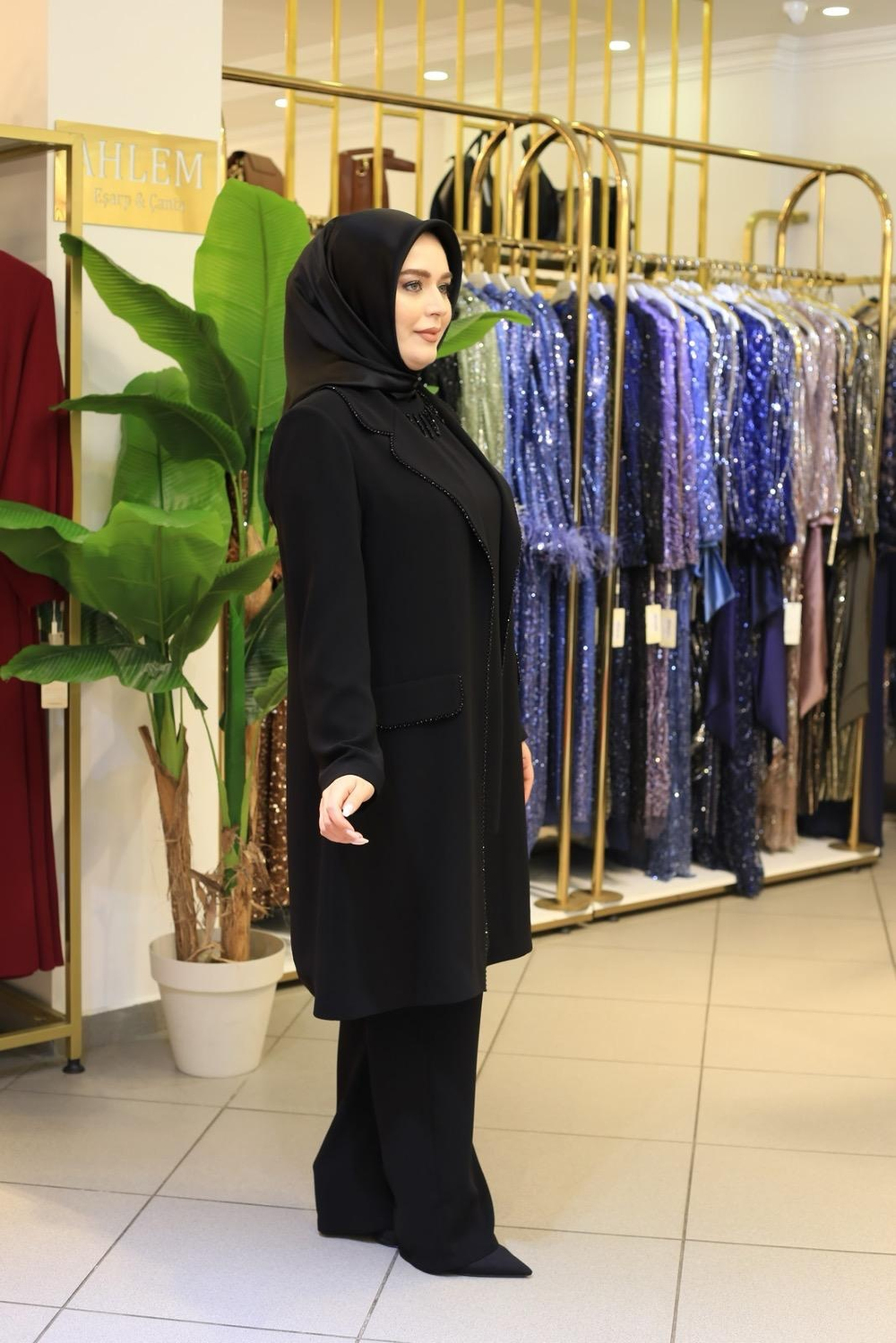 2801 CODE THREE-PIECE SUIT WITH TROUSERS