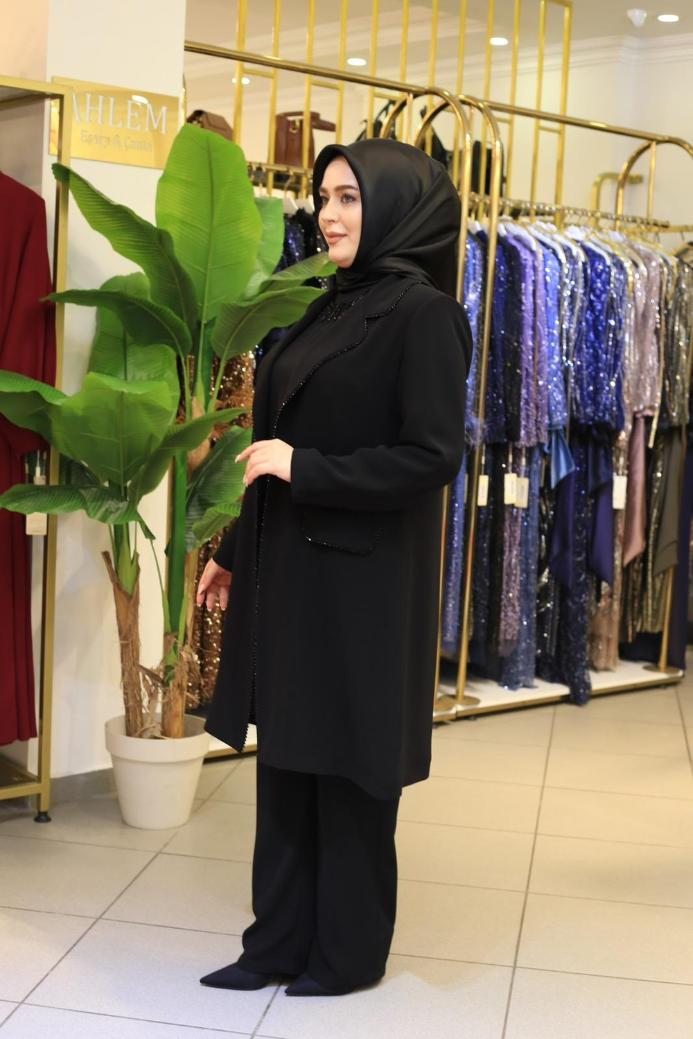 2801 CODE THREE-PIECE SUIT WITH TROUSERS