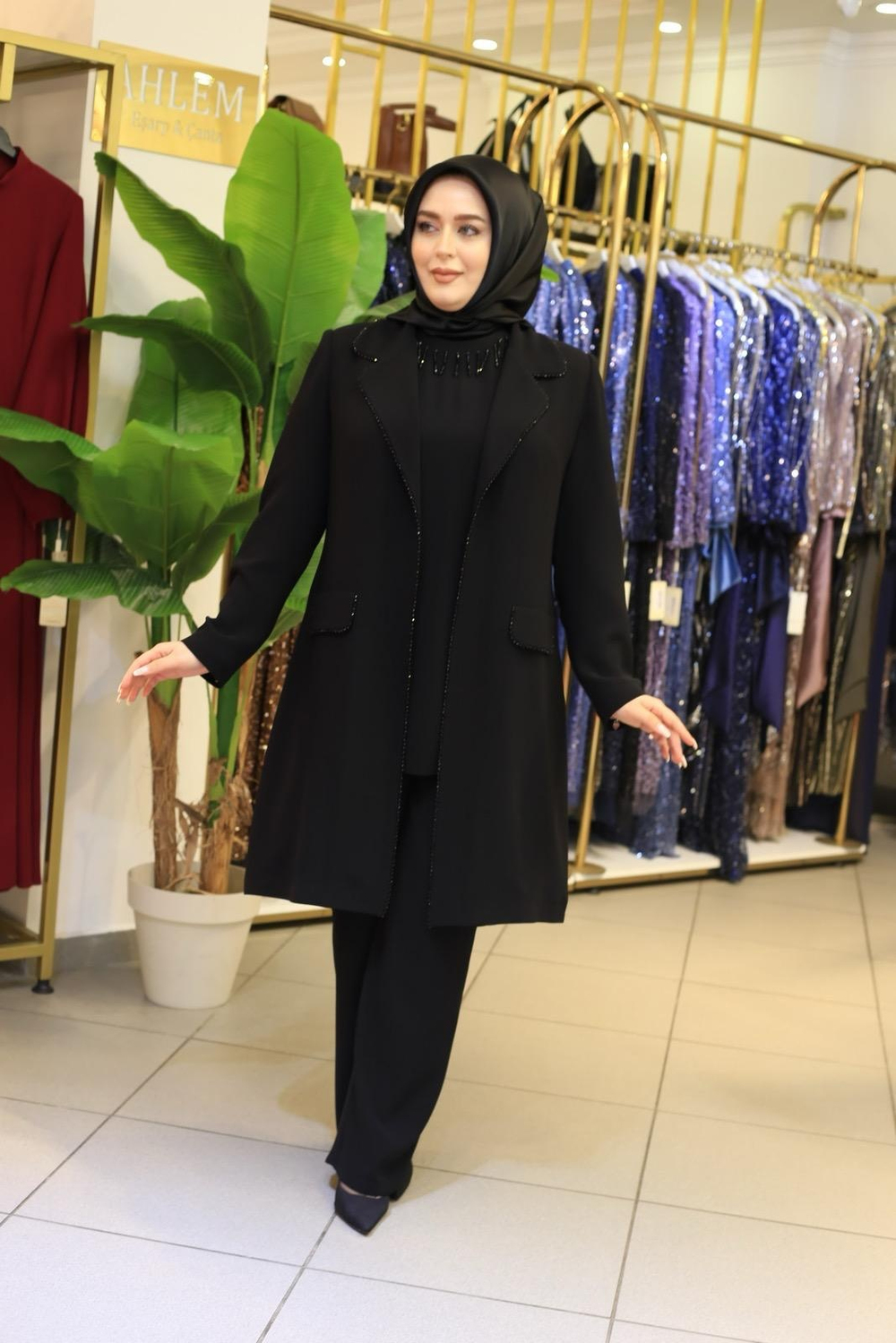 2801 CODE THREE-PIECE SUIT WITH TROUSERS