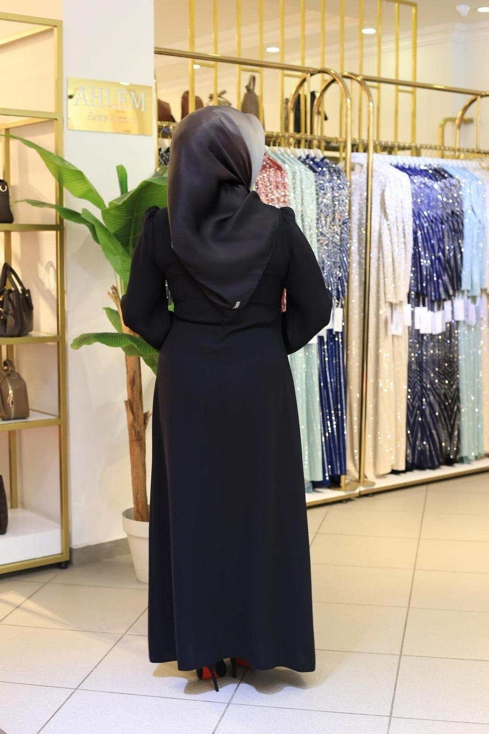3403 CODE KREUZ STEIN BESTICKTES KLEID