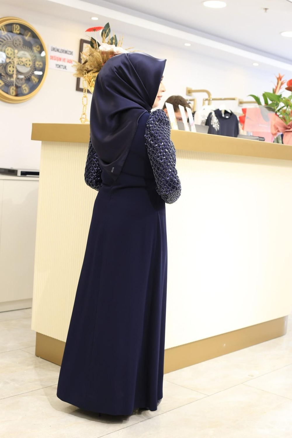 3463 ÄRMEL ÄRMEL MIT PAILLETTEN-DETAIL KLEID