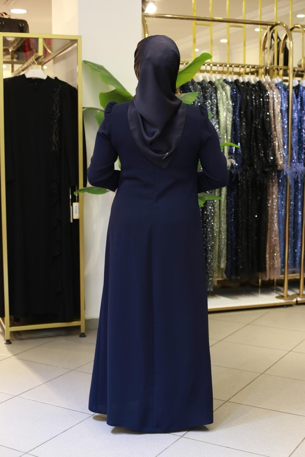 3503 CODE ROBE BRODÉE DÉTOILES EN CRISTAL ET PIERRE