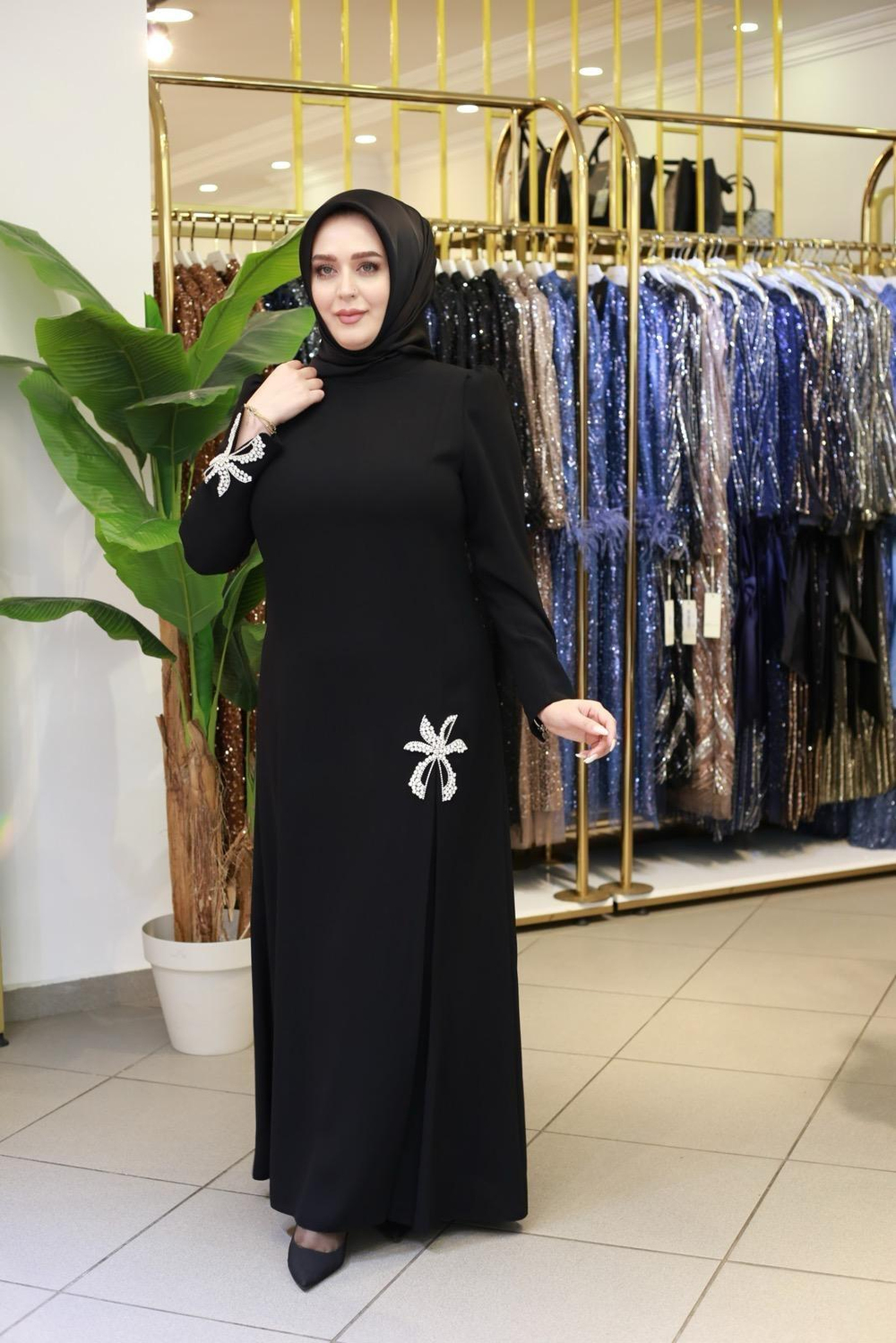 3503 CODE ROBE BRODÉE DÉTOILES EN CRISTAL ET PIERRE