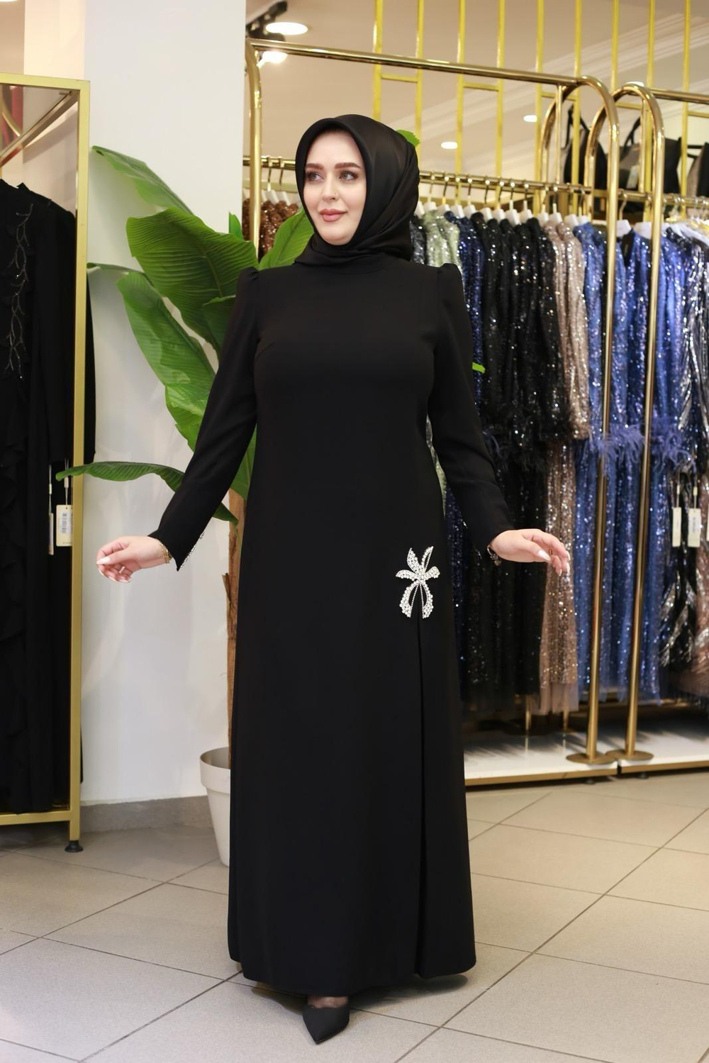 3503 CODE ROBE BRODÉE DÉTOILES EN CRISTAL ET PIERRE