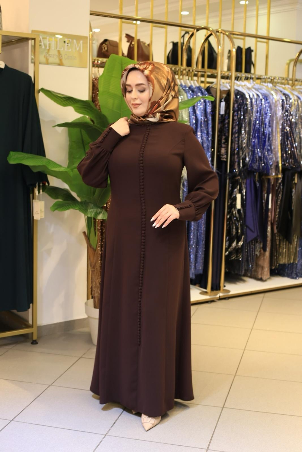 3572 فستان كريب مفصل بأزرار مرمزة