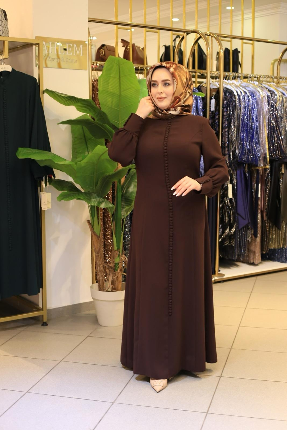 3572 فستان كريب مفصل بأزرار مرمزة