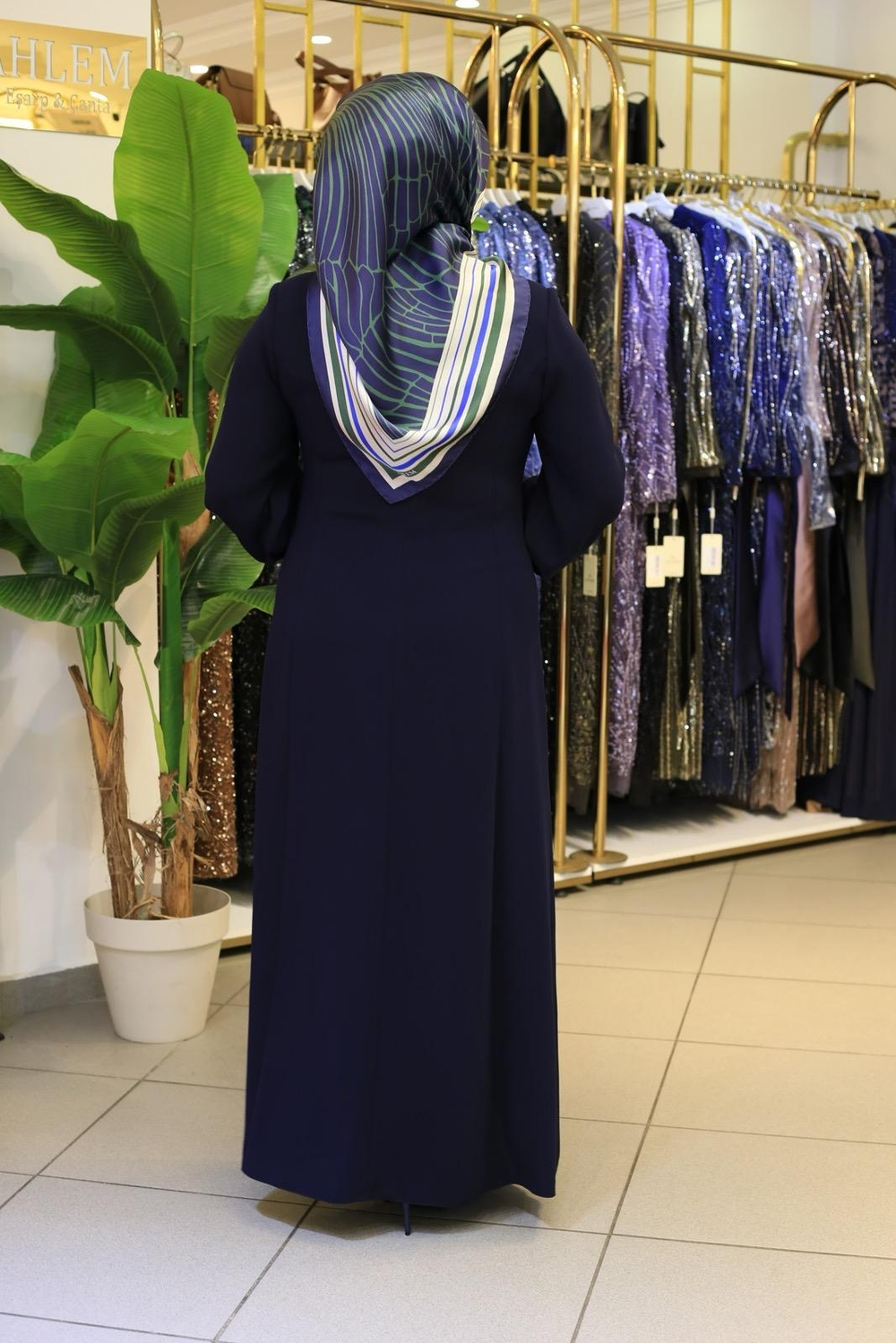 DÜĞME DETAYLI KREP ELBİSE 3572 KOD