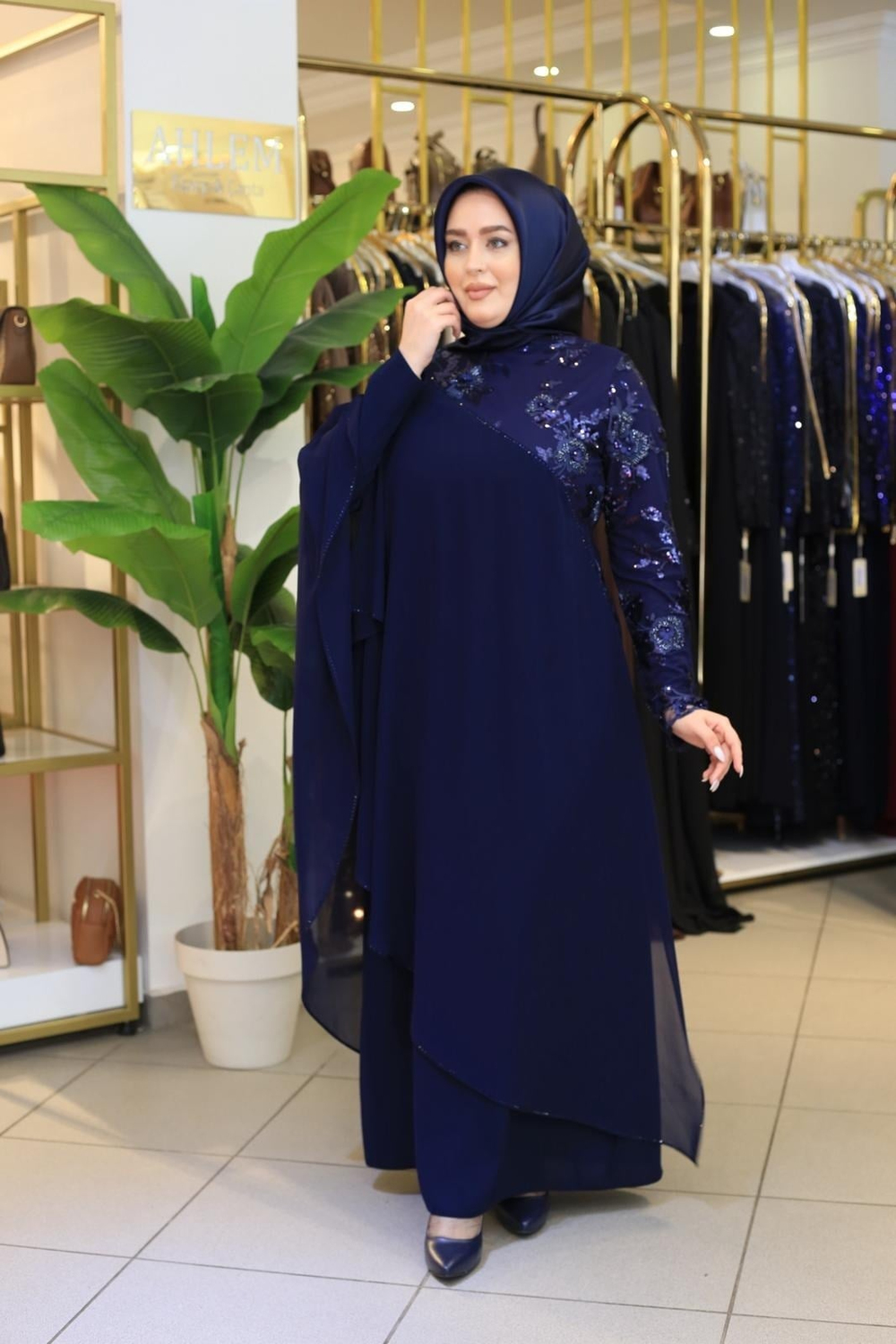 3645 KOD ÇİÇEK İŞLEMELİ ŞİFON ELBİSE