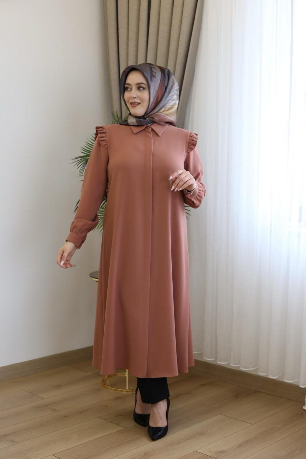 ТУНИКА С РЮШАМИ НА ПЛЕЧЕ ПО КОДУ 400