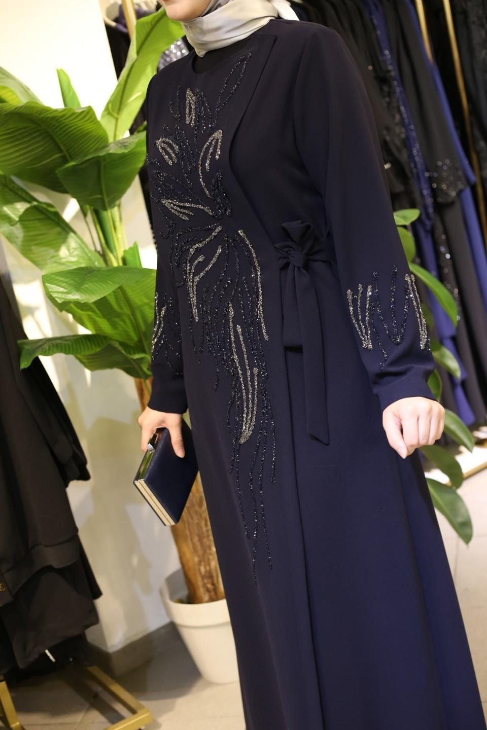5056 CODE BLUMENBESTICKTE ABAYA