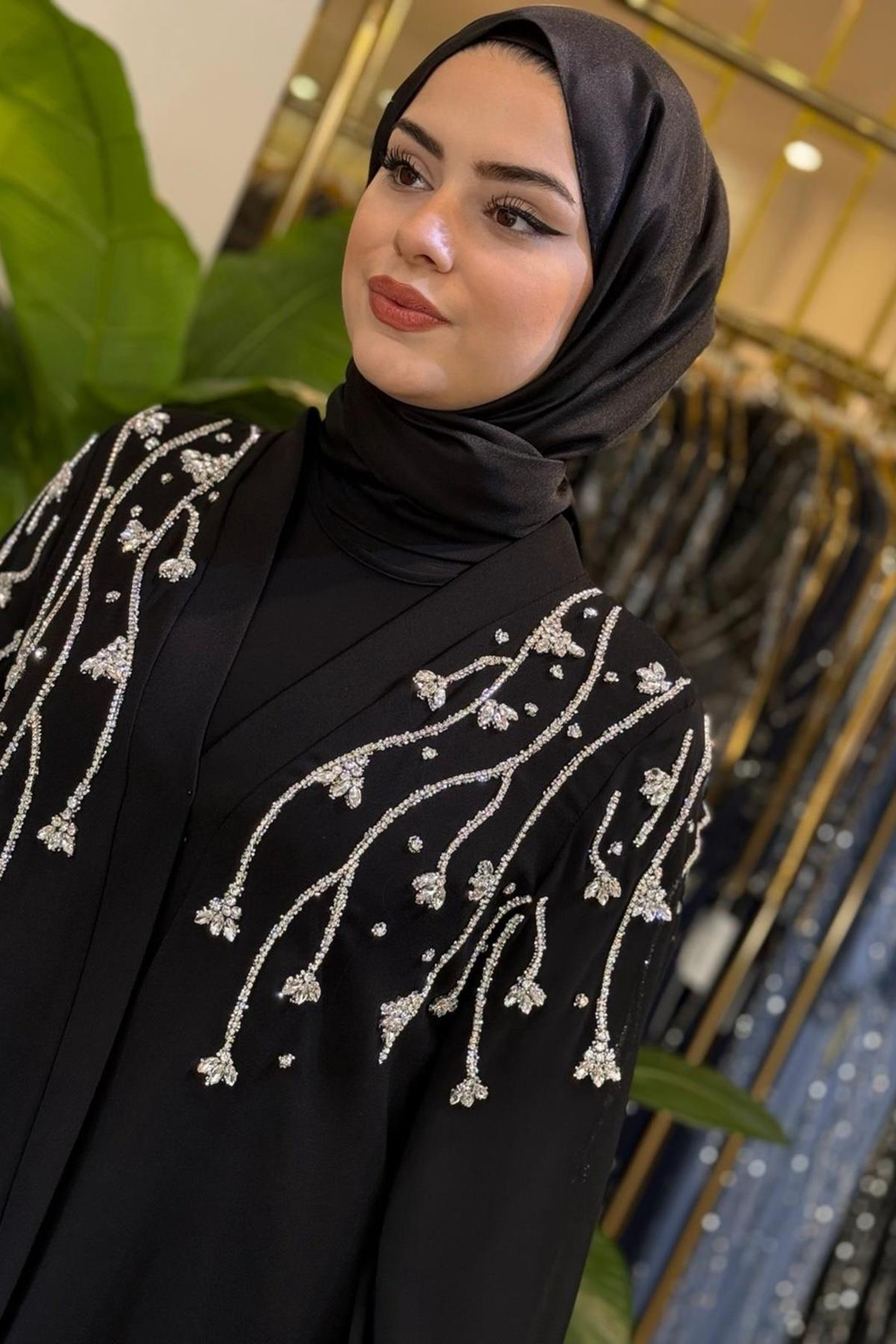508 كود عباية منقوشة بالزهور