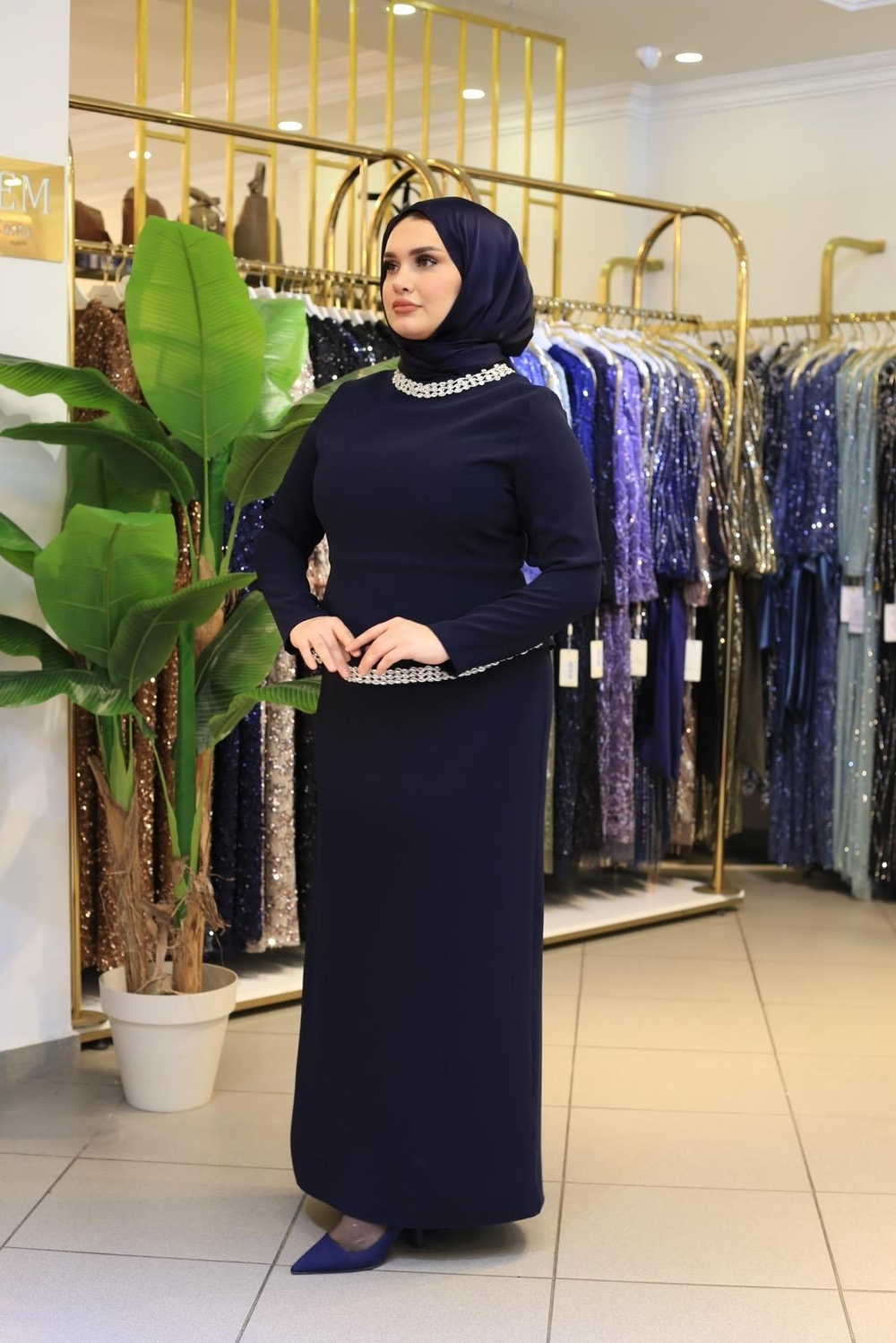 5222 CODE BELT AND COLLARED DRESS