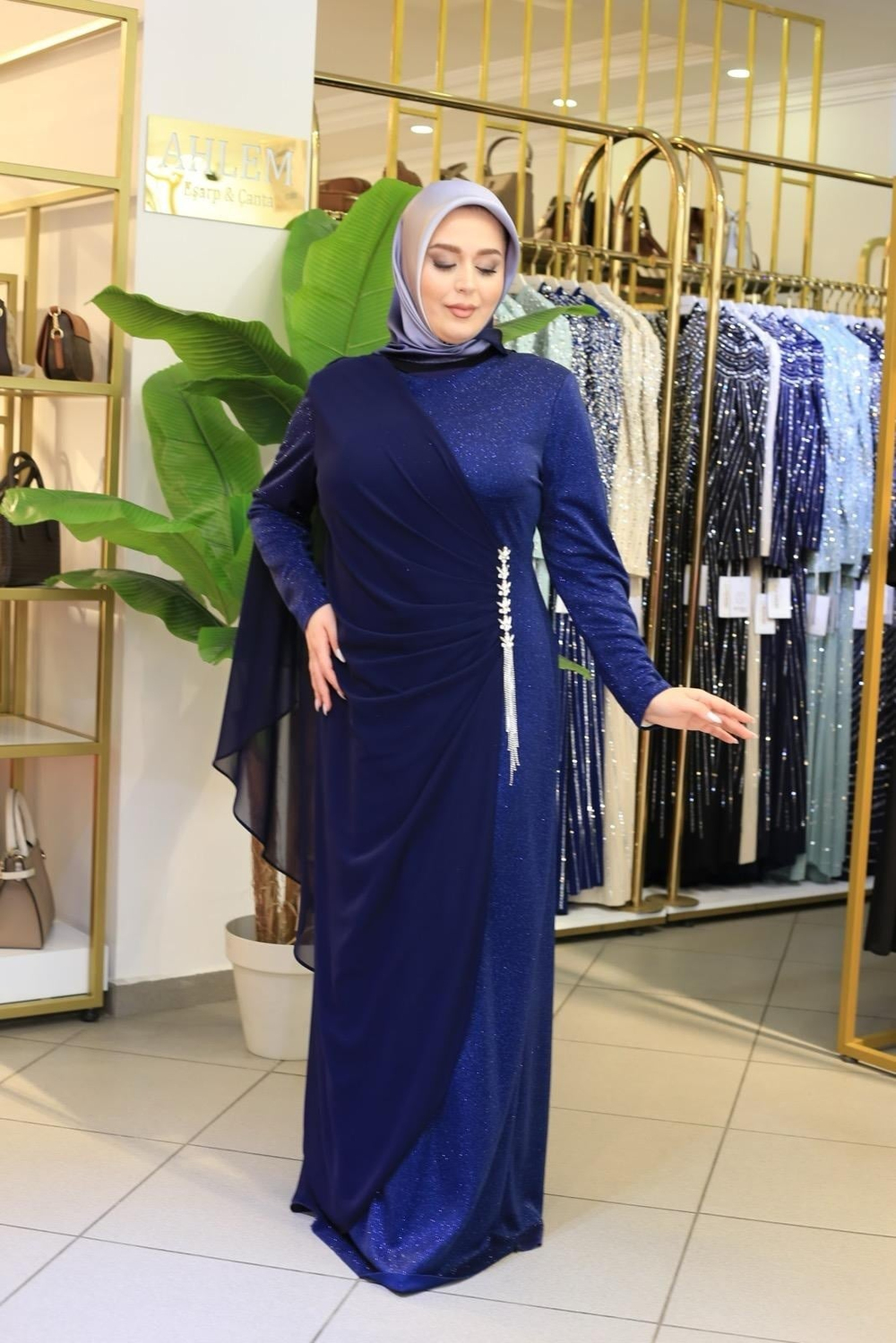 5739 КОД SWAROSKİ TAŞLI SİMLİ ELBİSE