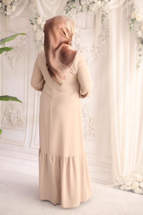 7310 CODE ROCK MIT GEWELLTEN ÄRMELN KLEID MIT PERLENMUSTER