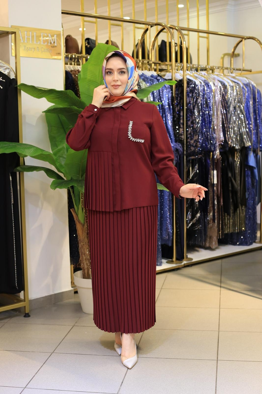 7539 CODE JUPE À PLIS ENSEMBLE